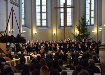 Česká mše vánoční 1.12.2019 - kostel U Salvátora. Poheld na dirigentku K. Šalšovou, orchestr a sbor.