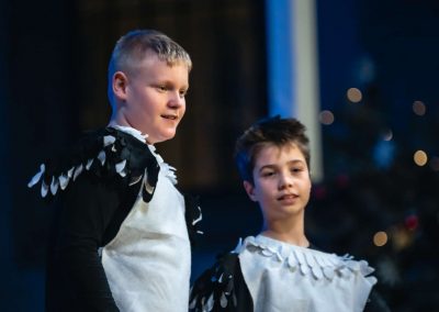 Vánoční koncert Pueri gaudentes, 19.12.2022, Betlémská kaple, Praha, dva zpívající chlapci.