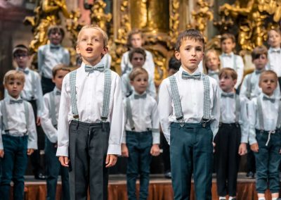 Závěrečný koncert Pueri gaudentes, kostel sv. Šimona a Judy, 19.6.2023, zpívající chlapci