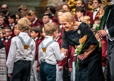 Závěrečný koncert Pueri gaudentes, kostel sv. Šimona a Judy, 19.6.2023, sbormistryně a žáci
